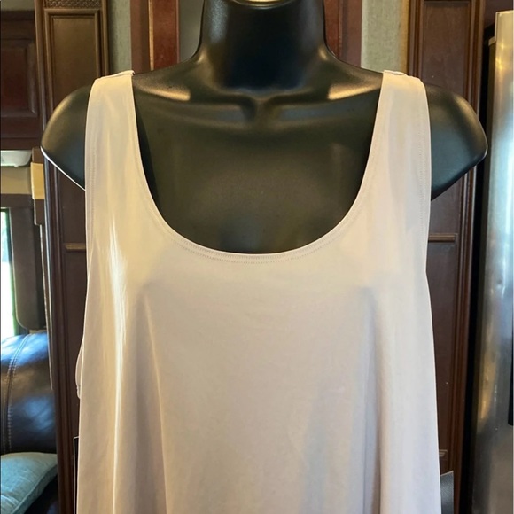 NWT Women’s Nike Training Tank Top - Picture 2 of 12